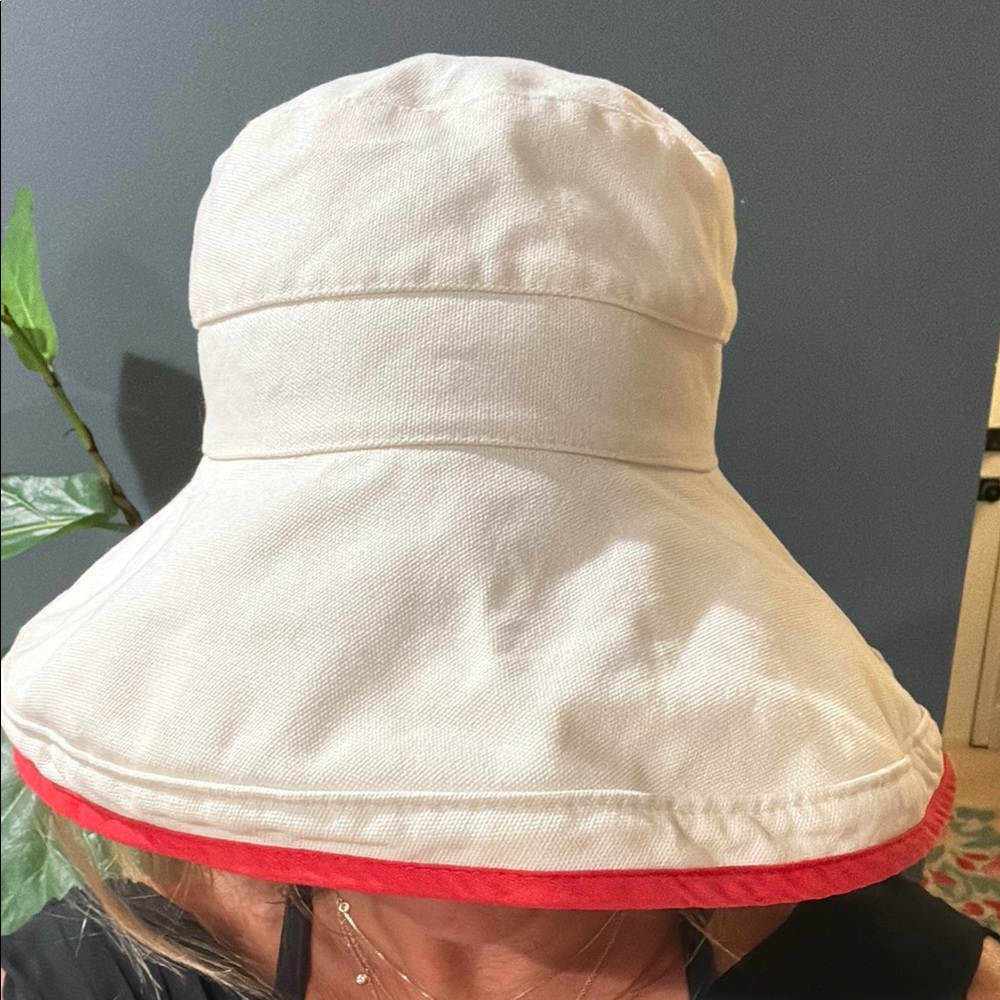 The Scala Collection Cream and Red Bucket Hat